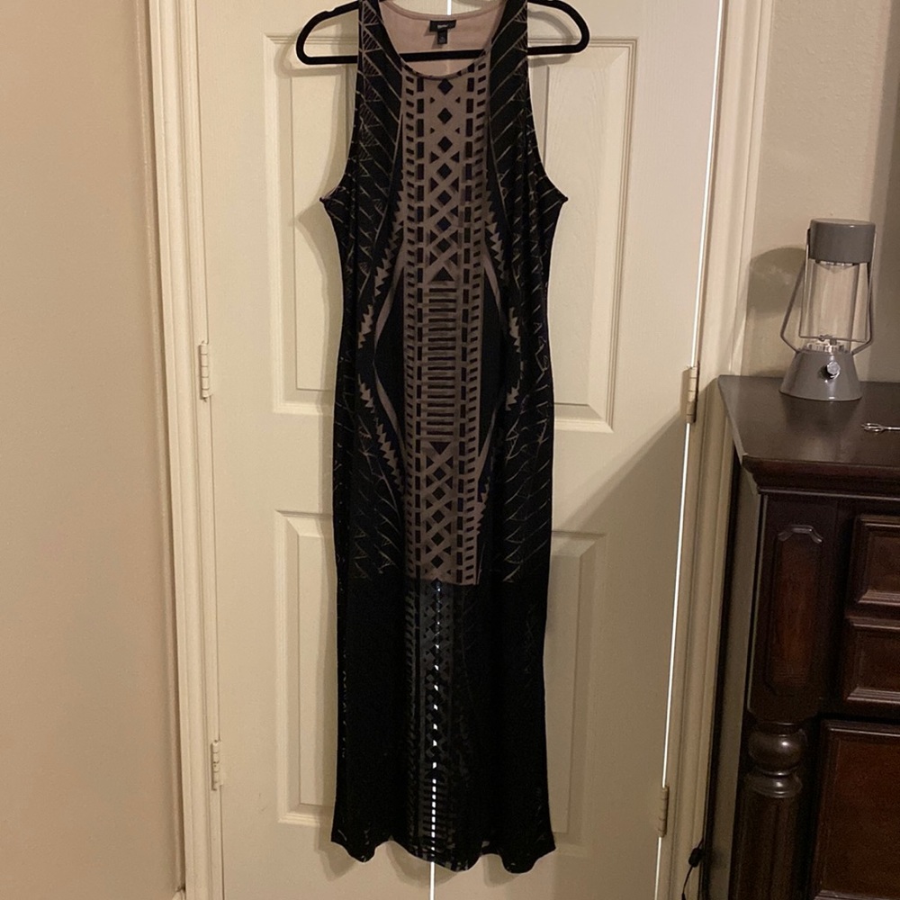 Black/cream dress